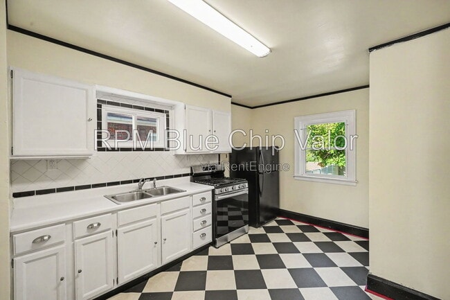6735 Plainfield Rd