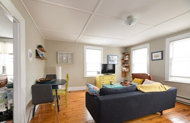 Building Photo - 720 Massachusetts Ave Unit 11 Rental