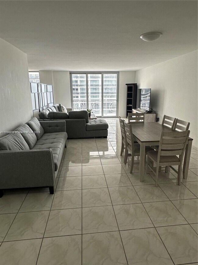 Photo - 5825 Collins Ave Unit 11E