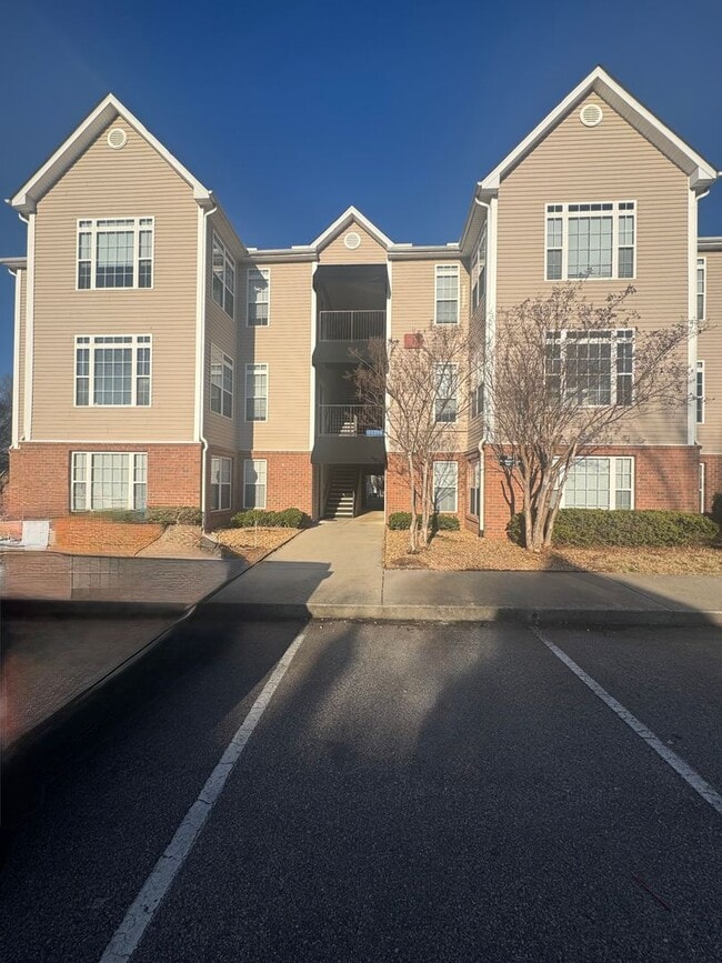 Photo - Special Rate! SPACIOUS 1 Bed 1.5 Bath Condo with Sunroom and AMENITIES!!!