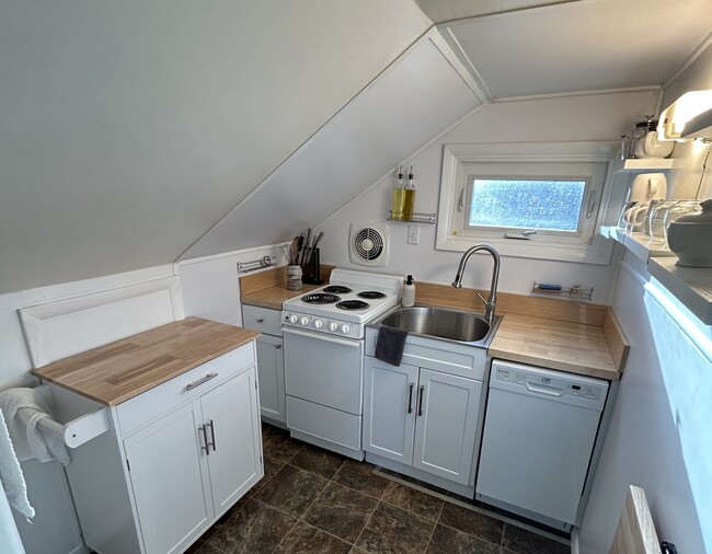 Photo - 686 Bloom Rd Unit 301