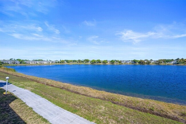 Photo - 3449 NW 44th St Unidad 108