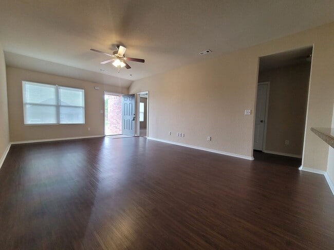 Photo - Beautiful 4 bedroom Home on Valley View Go...
