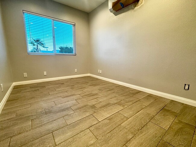 Photo - AVAILABLE NOW! LOVELY Remodeled 1 Bed / 1 Bath duplex in Coachella!