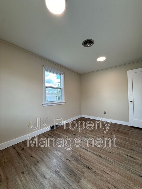 Photo - 3005 7th Ave N