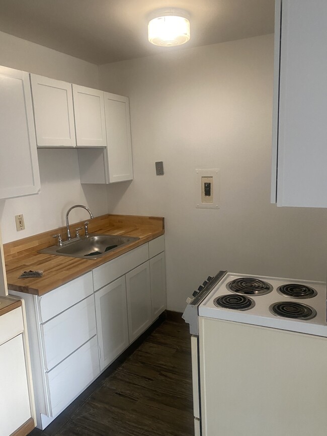 Photo - 3065 S Commerce Rd Apartments Unit 14