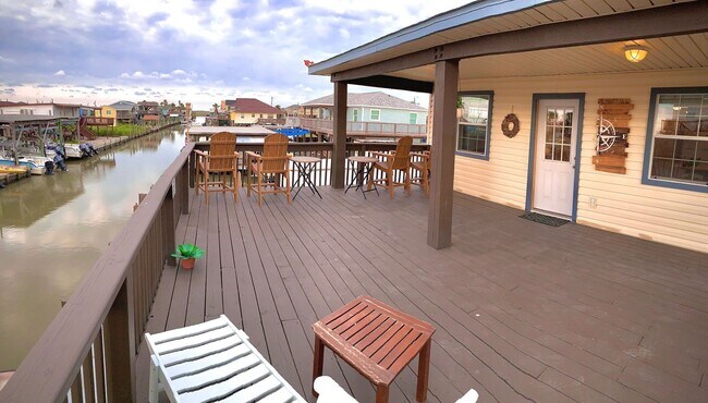 Photo - 215 Pompano Ln