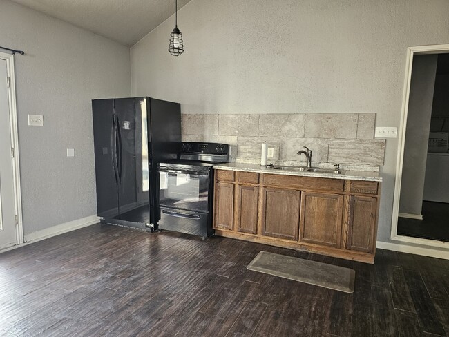 Photo - 1909 Brunson Ave