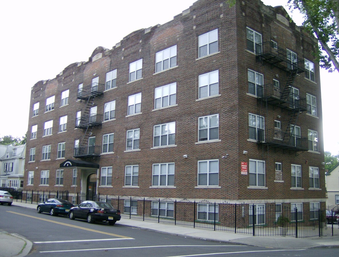 Primary Photo - Stockton Apartments