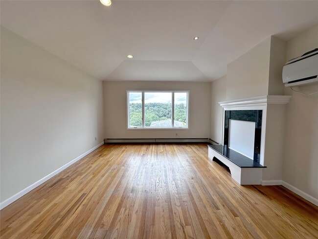 Photo - 150 Bennett Ave Apartamento Unidad L2