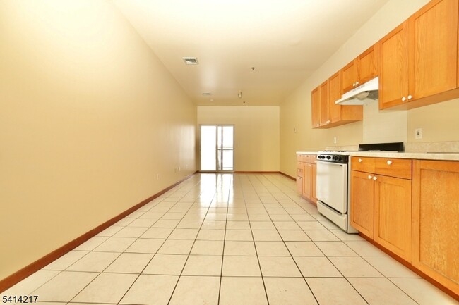 Photo - 138 Fleming Ave Unit 3C