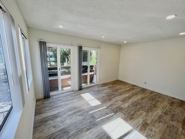 Photo - 3722 S Canfield Ave Unidad 101