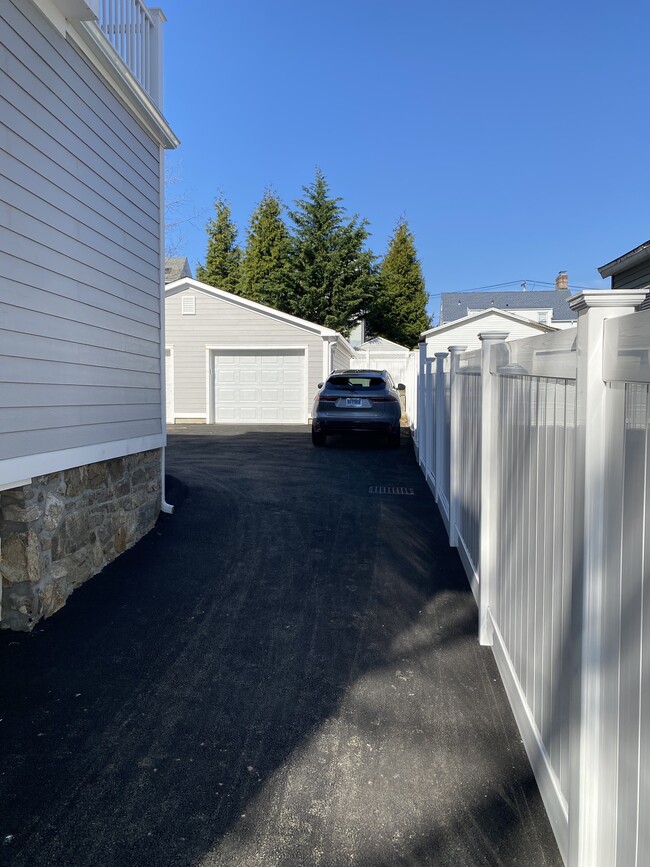 Photo - 15 Bayview Ave Unit 2