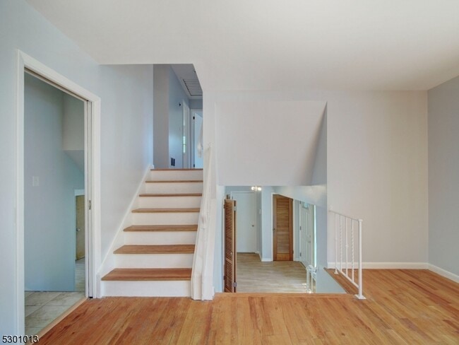 Photo - 17 Brook Pl