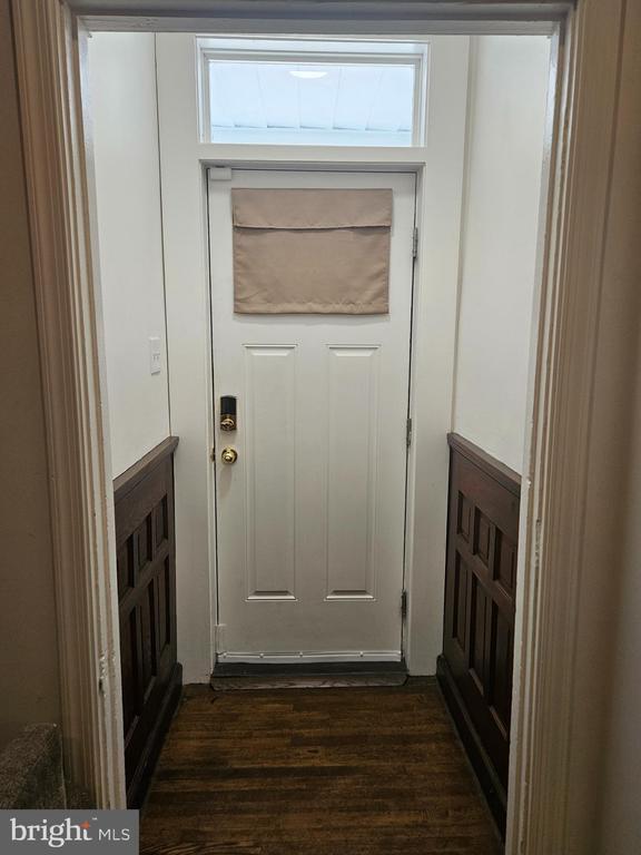 Building Photo - 150 E Pleasant St