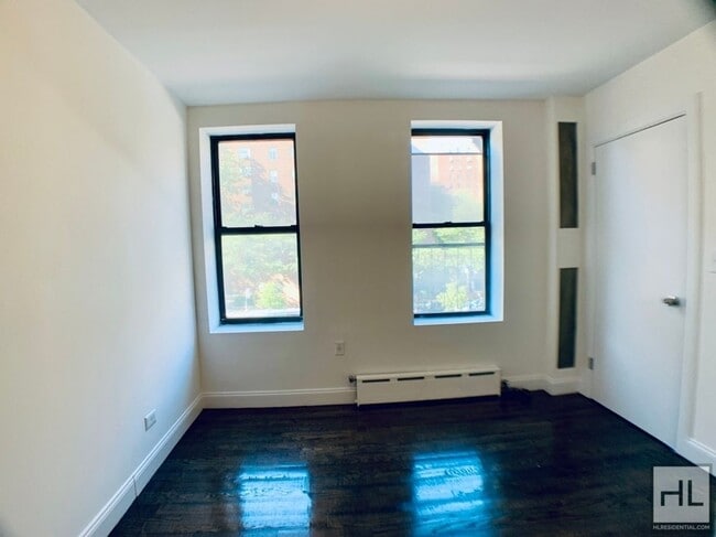 Photo - E 14 ST Unidad 23