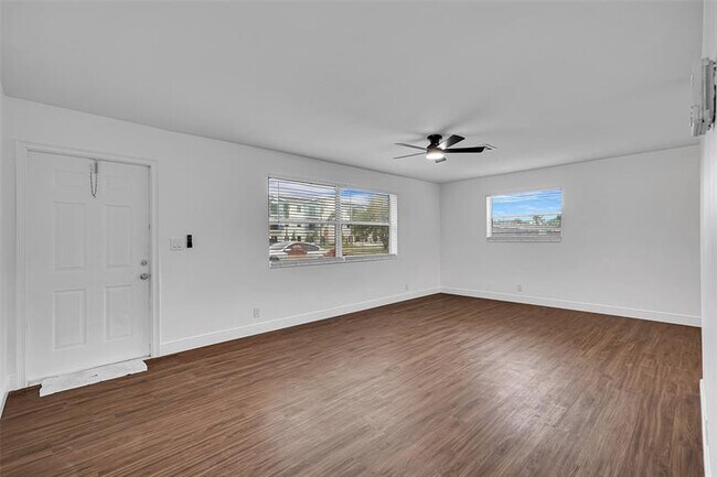 Photo - 420 SW 27th Terrace