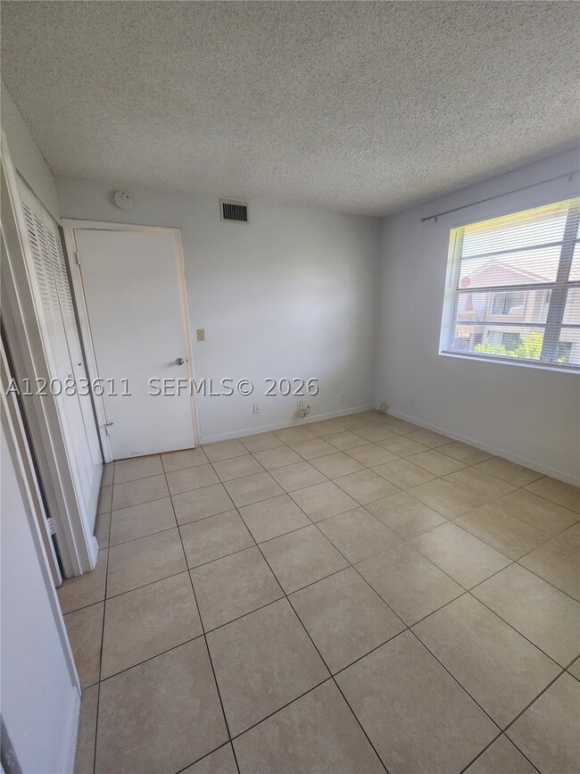 10004 Twin Lakes Dr Unit 36-F