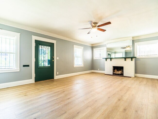 223 S Reno St