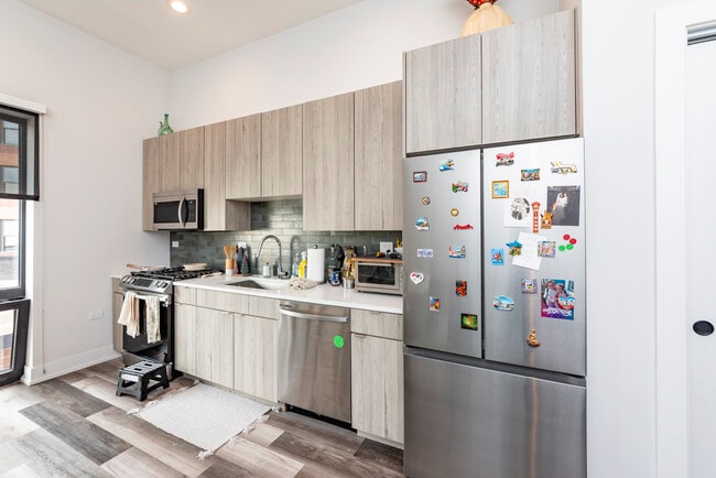 Photo - 2322 N Clark St Unit 410