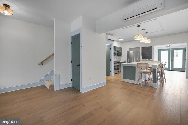 Photo - 837 Decatur St NW