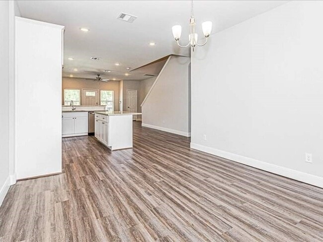 Building Photo - 6629 Phillips St Rental
