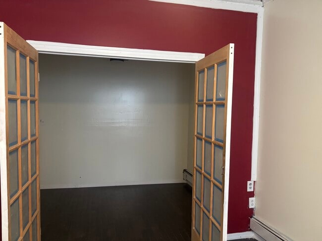 Photo - 4 Bayview Ave Unit Bayview 1st Floor