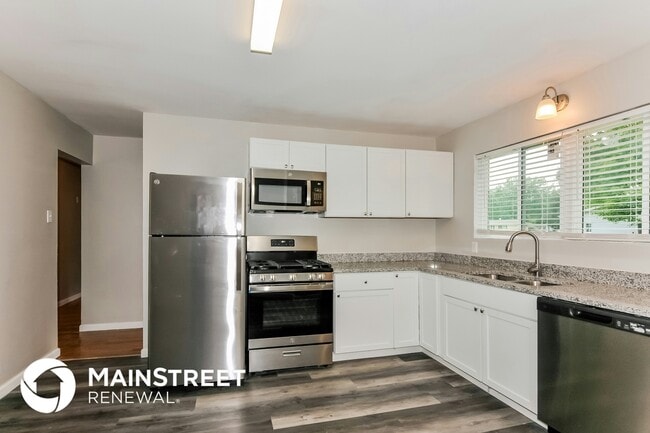 Photo - 330 Moule Dr