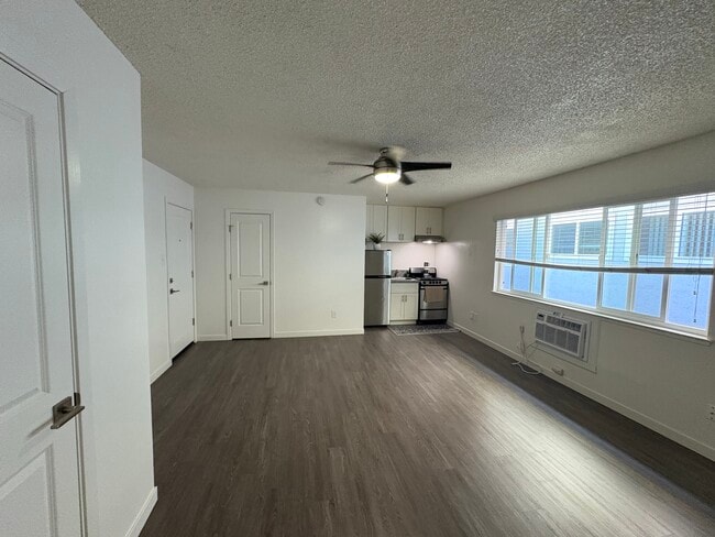 Photo - 1321 E St Unidad 9