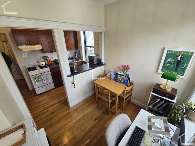 Photo - 1Br/1Bth, Laundry in building! Heat/Hot Water included!