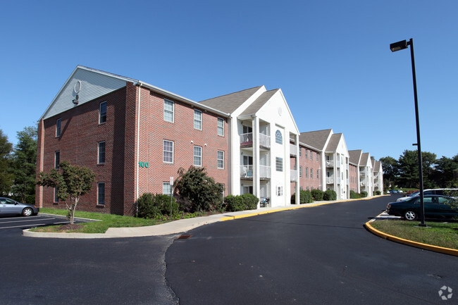 Planters Run Apartments (55+ Active Adult)