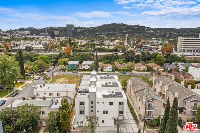 Building Photo - 10742 Hortense St Unit 1 Rental