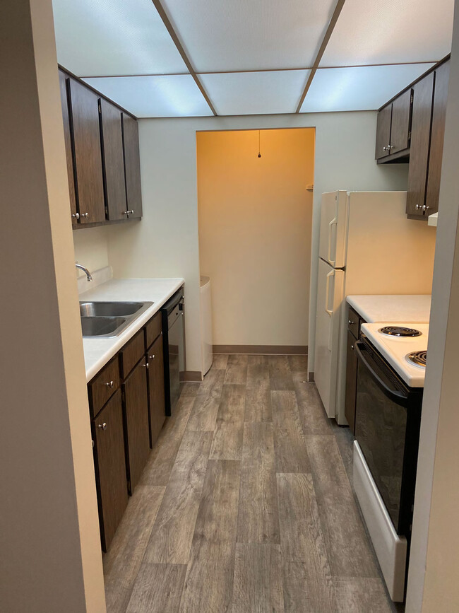 London Square Apartments