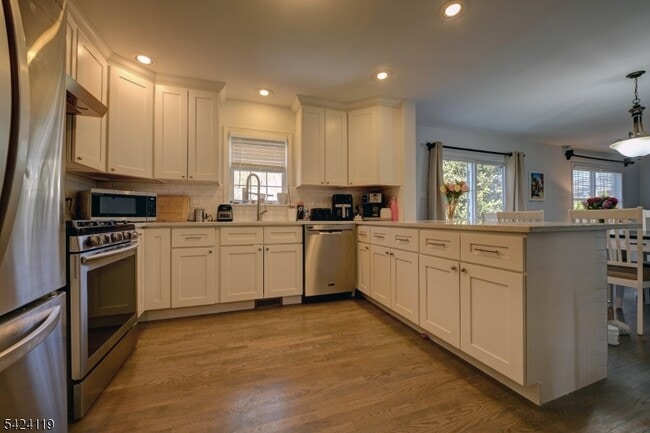 Photo - 31 Ashwood Ave