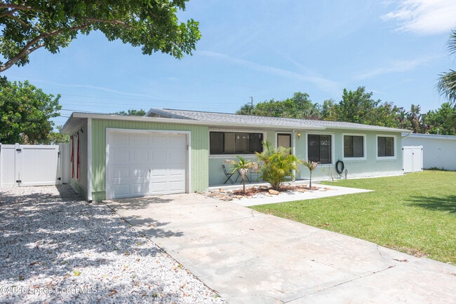 Building Photo - 347 S Lakeside Dr