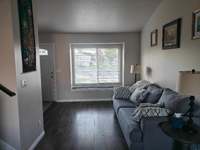 Photo - 87 N 1525 W