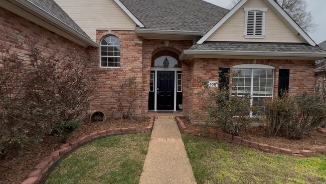 Photo - 408 Hidden Oaks Cir