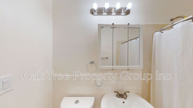 Photo - 2805 E 16th St