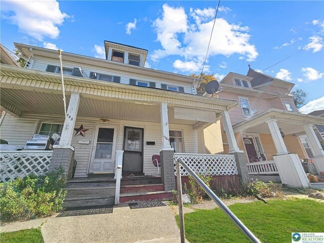 Photo - 287 S Main St