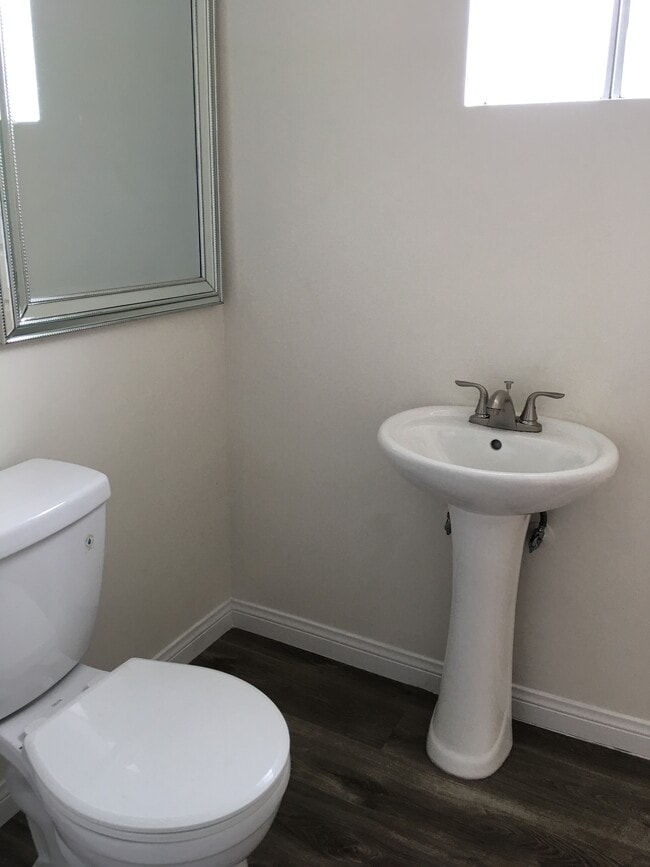 Photo - 5329 Fountain Ave