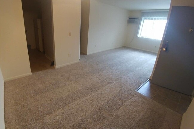 2 bedroom diningroom-livingroom