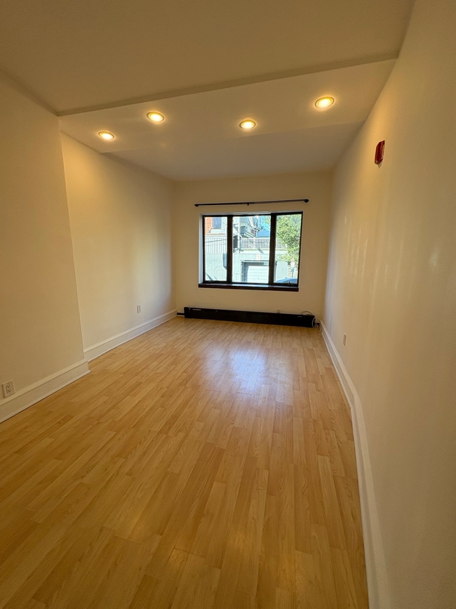 Dormitorio delantero - 1711 S 13th St Unidad #1