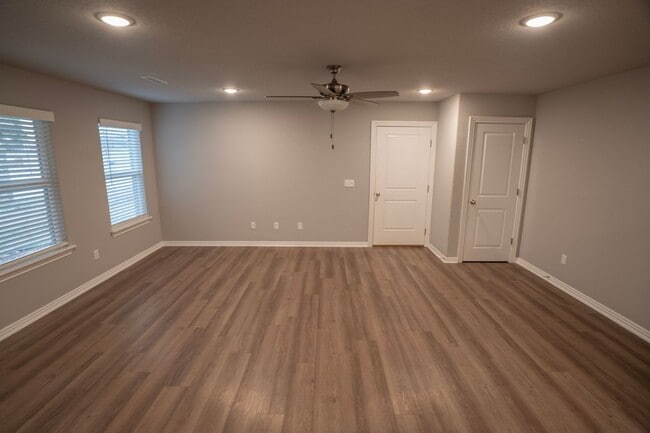 Photo - Beautiful 3 Bedroom 2 Bath Duplex!