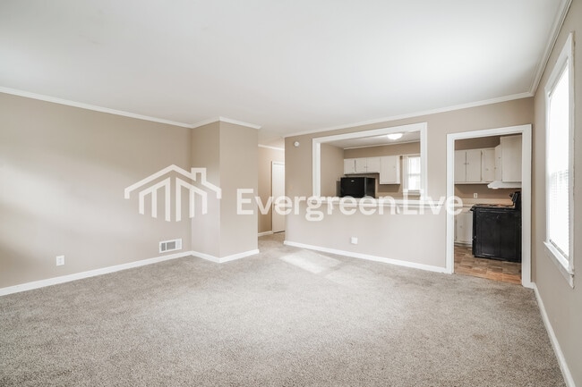 Photo - 2835 Fairmount St