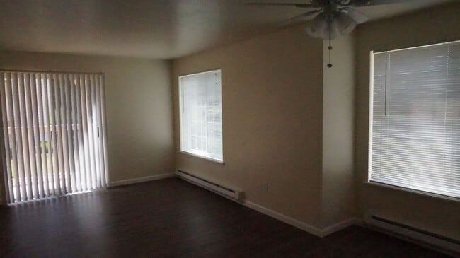 Photo - 5680 Eagle Pkwy Unit #2