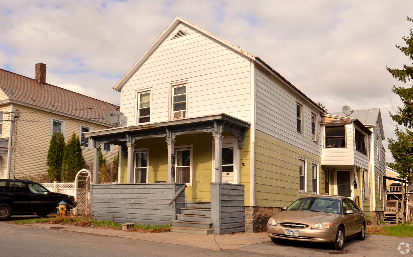 Photo - 96 Walworth St