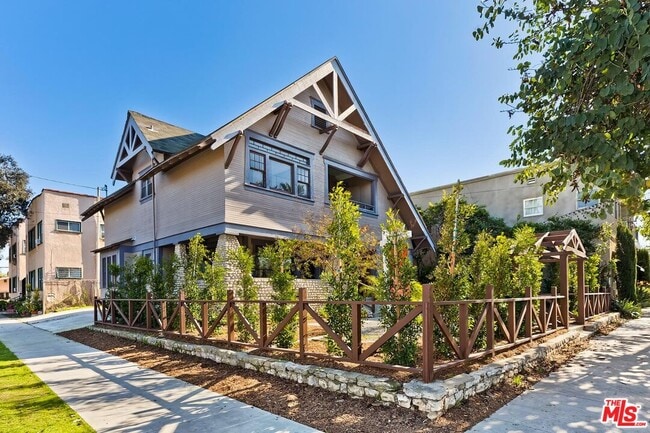 Photo - 1054 Maine Ave