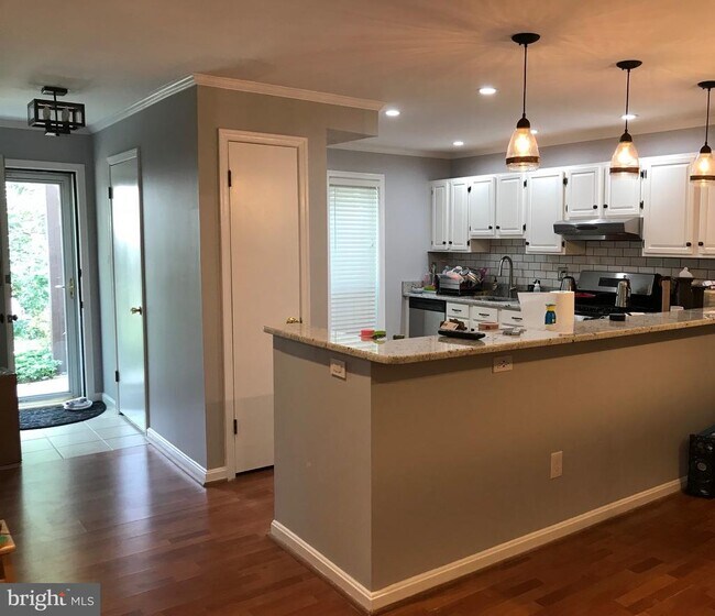 Photo - 9919 Oakton Terrace Rd