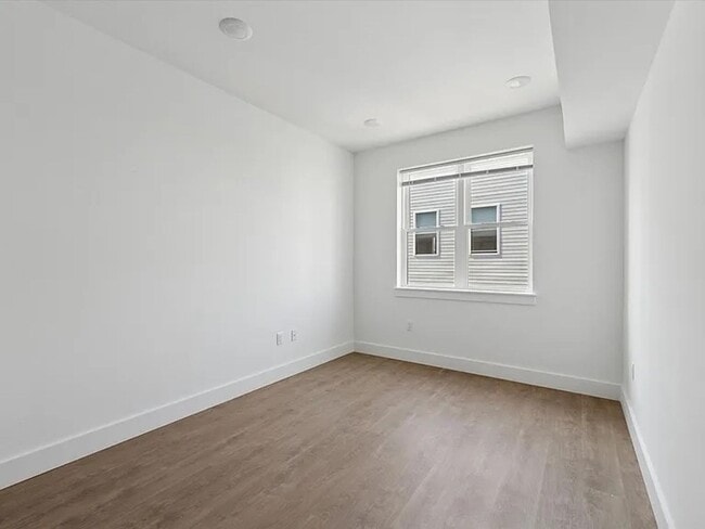 Photo - 2522 N Front St Unidad 403