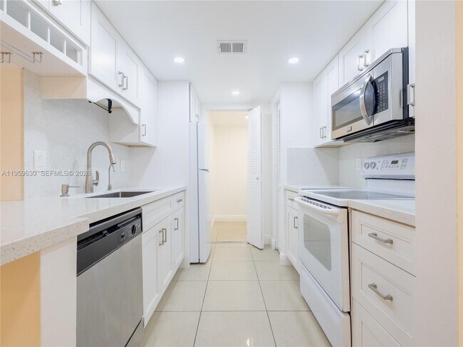 Photo - 9955 Westview Dr Unit 215